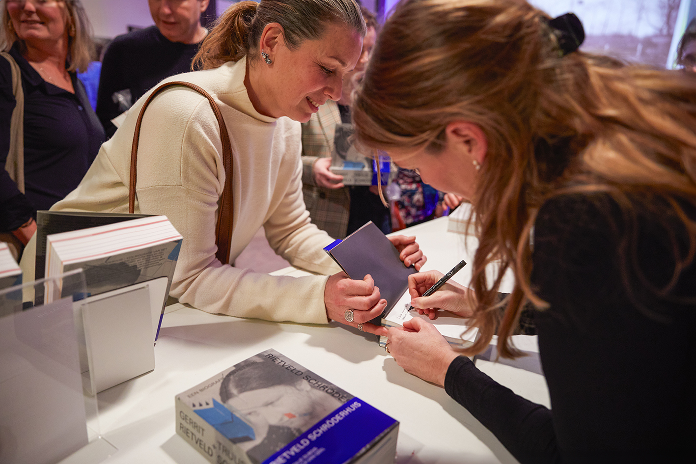 Boeklancering biografie van het huis door Nique Euwe